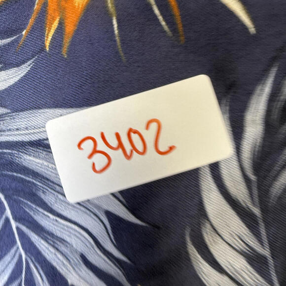 Tommy Bahama Men's Medium Original Fit 100% Silk Casual Button Down Shirt Camp - Picture 7 of 7